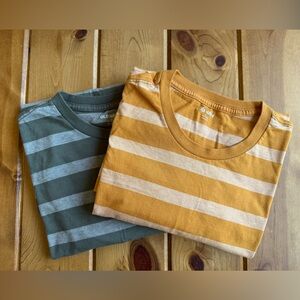 Old Navy Striped Short Sleeve Tees